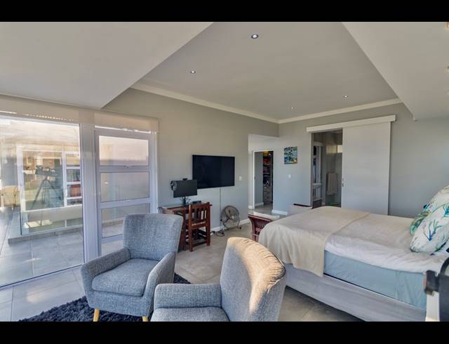4 BEDROOM HOUSE FOR SALE IN PEARL BAY